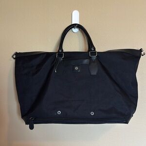 Lululemon large black duffle travel bag